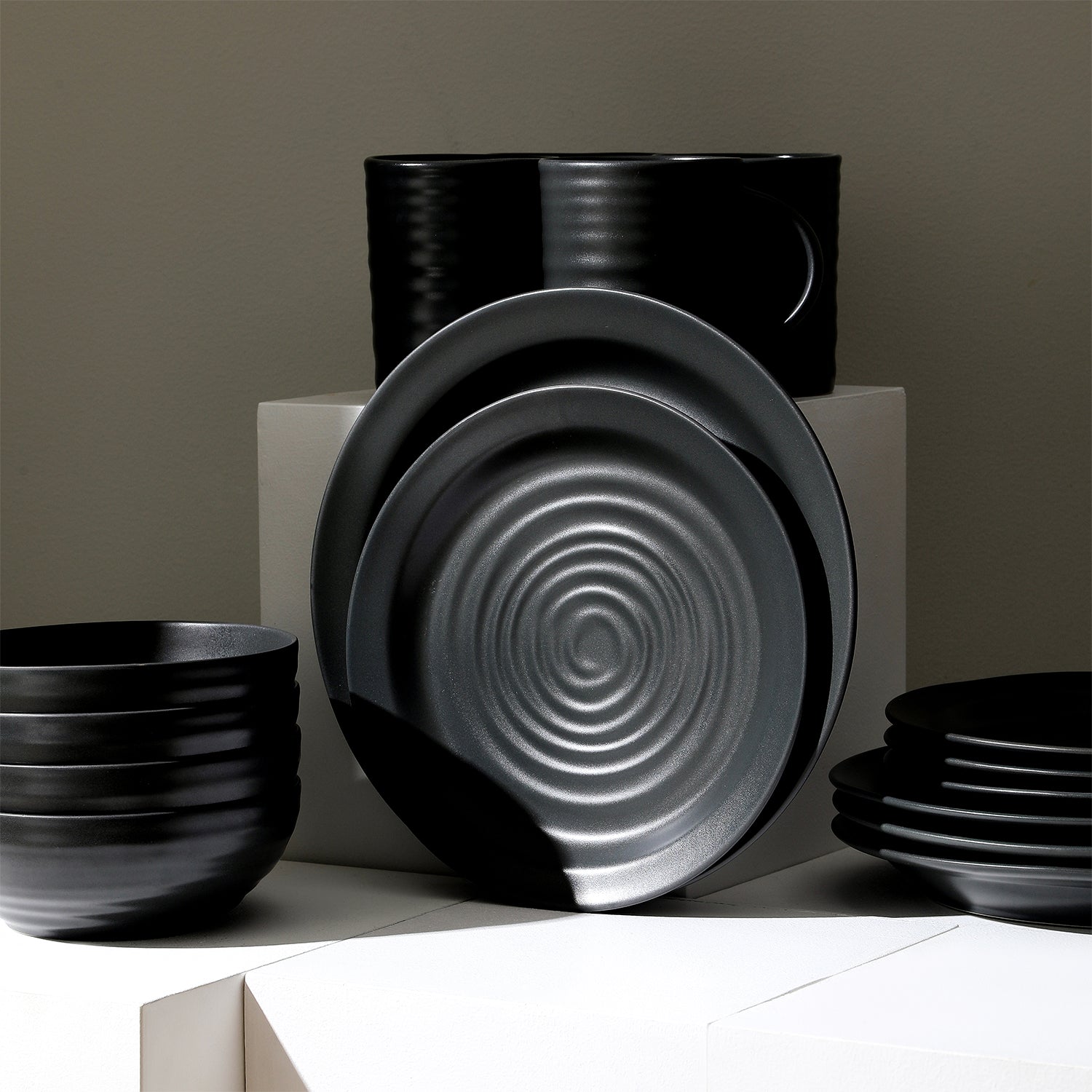 Monxra Stoneware Salad Plate - Charcoal