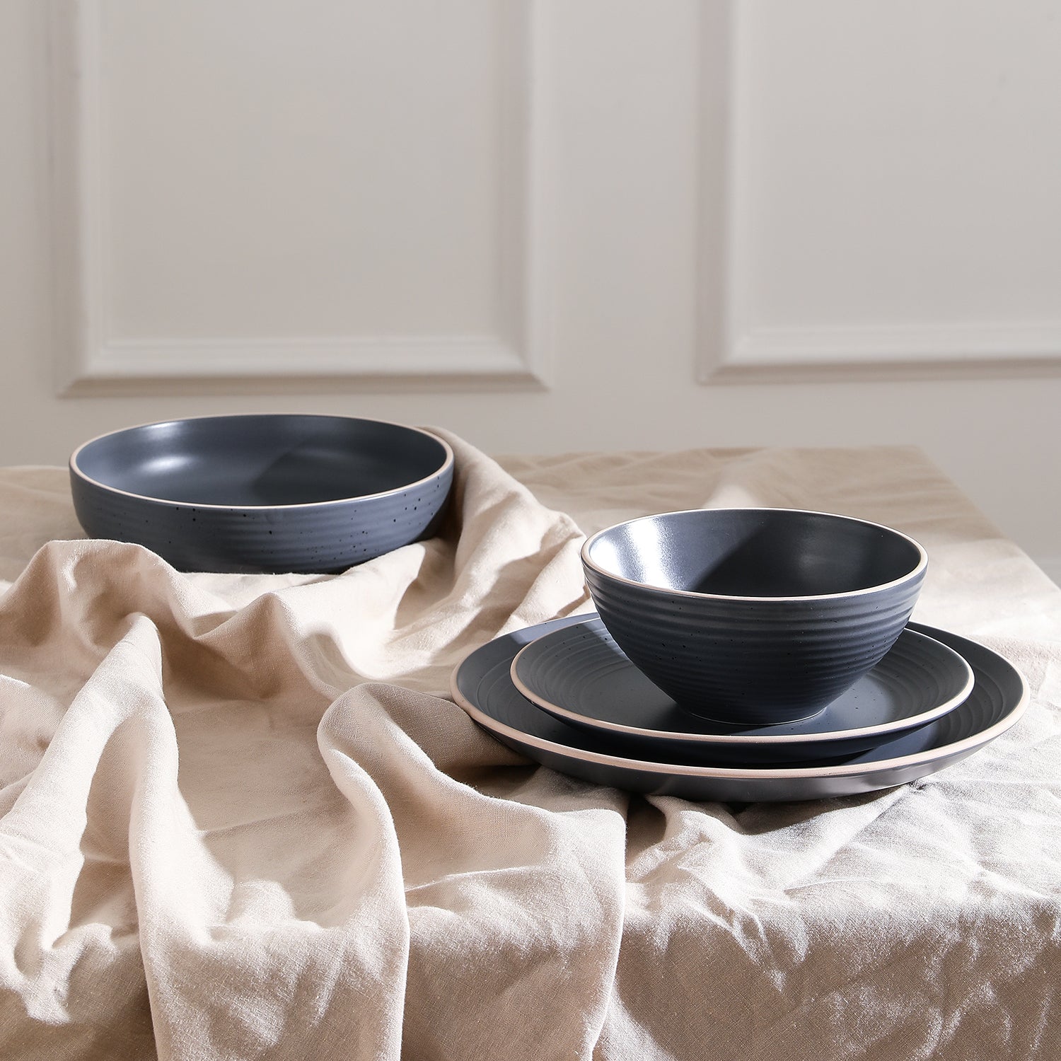 Monxra Stoneware Dinnerware Set - Charcoal
