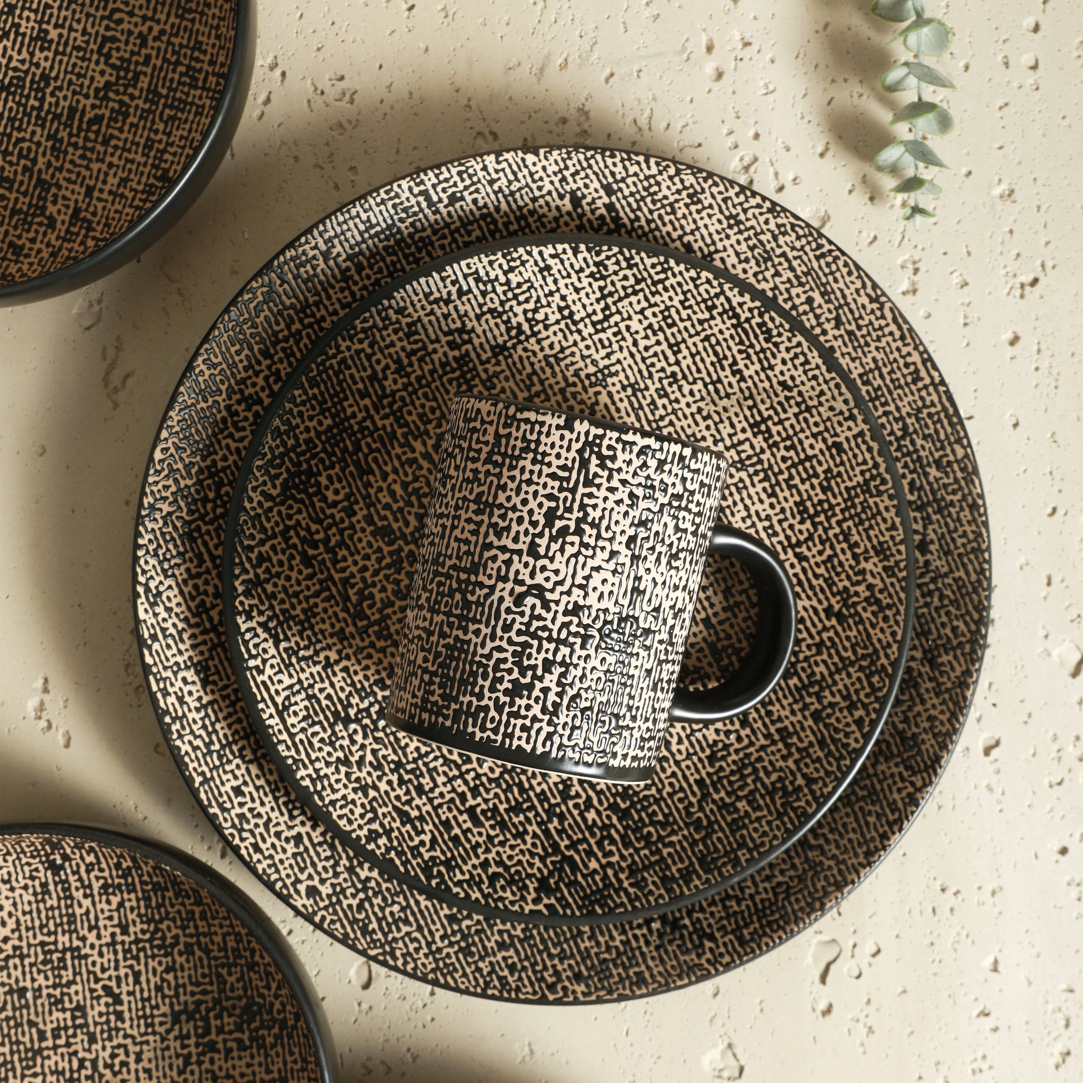 Monxra Stoneware Dinnerware Set - Brown And Black