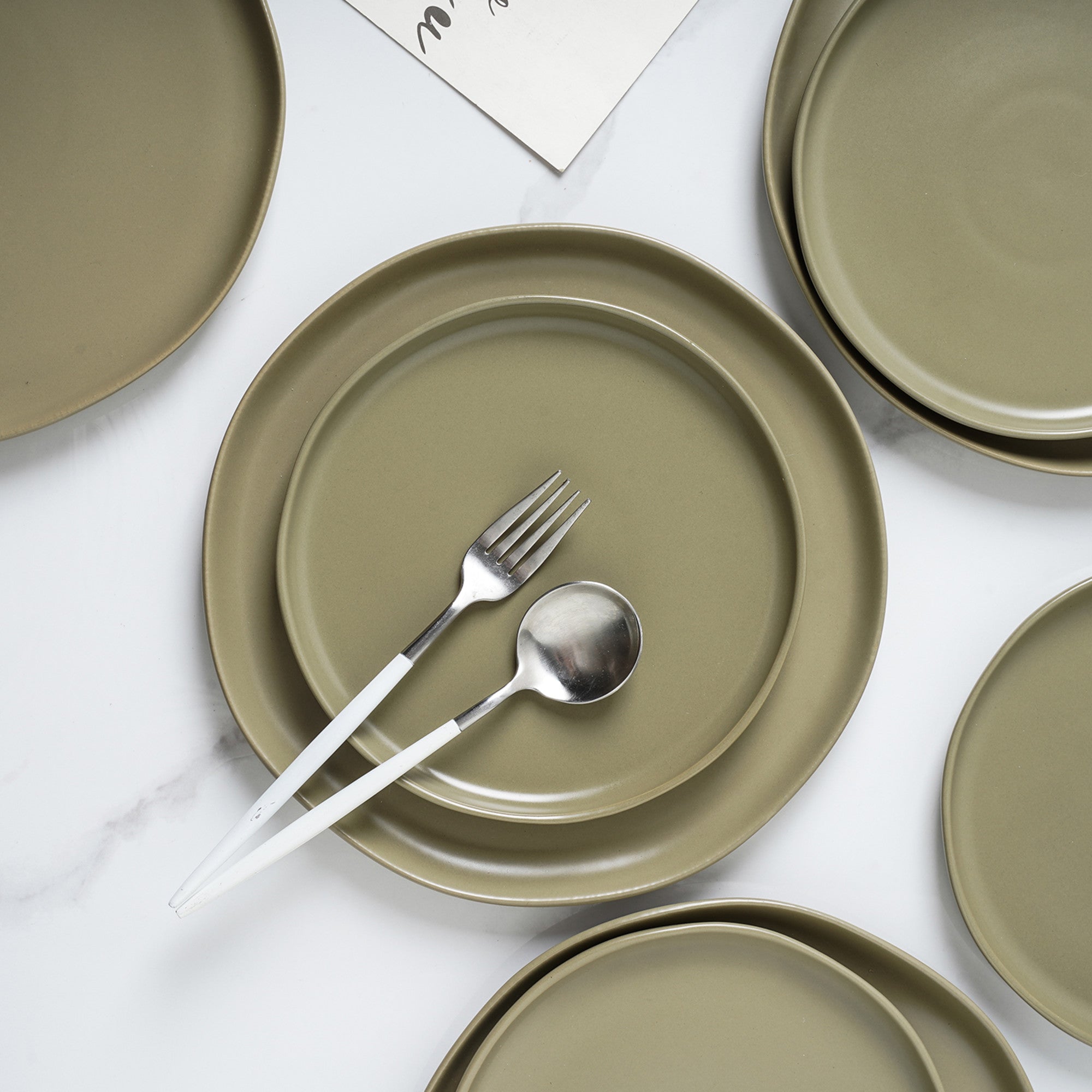 Monxra Stoneware Salad Plate - Olive