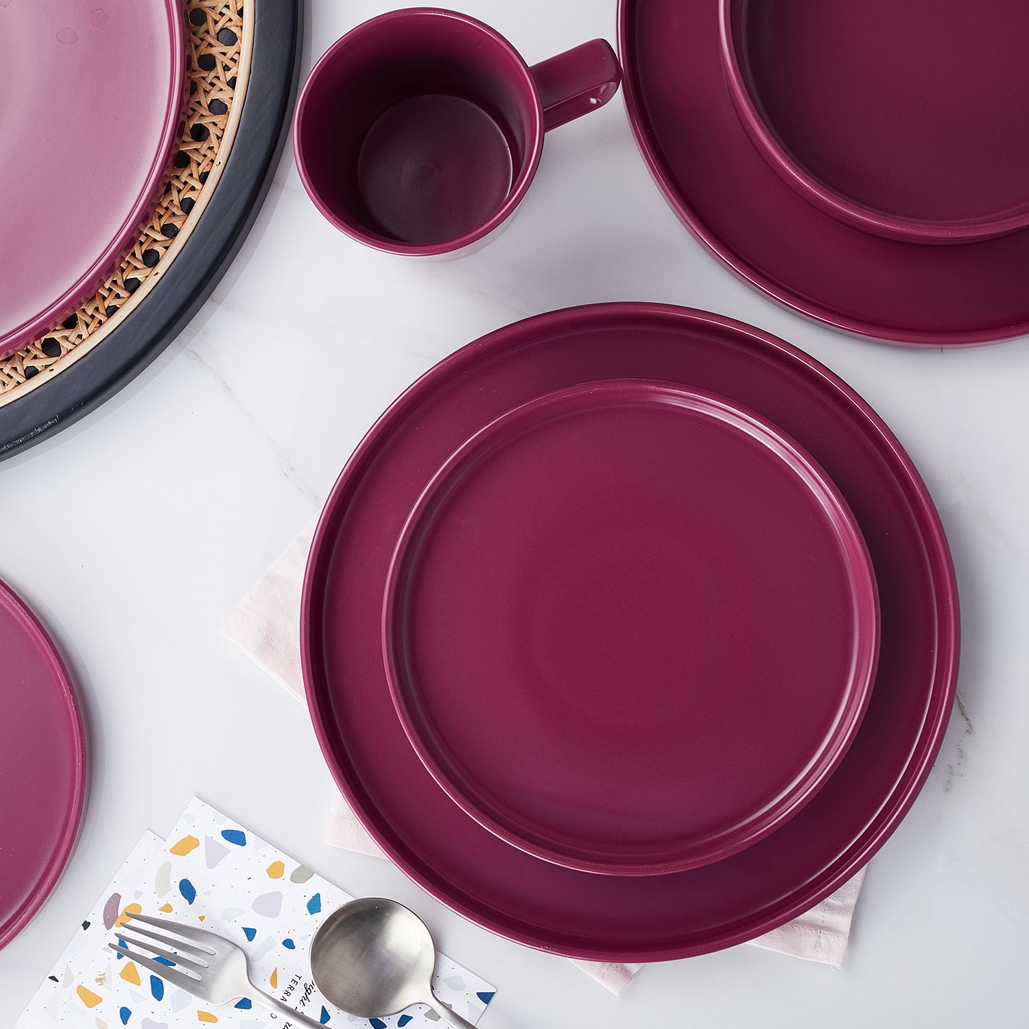 Monxra Stoneware Dinnerware Set - Magenta