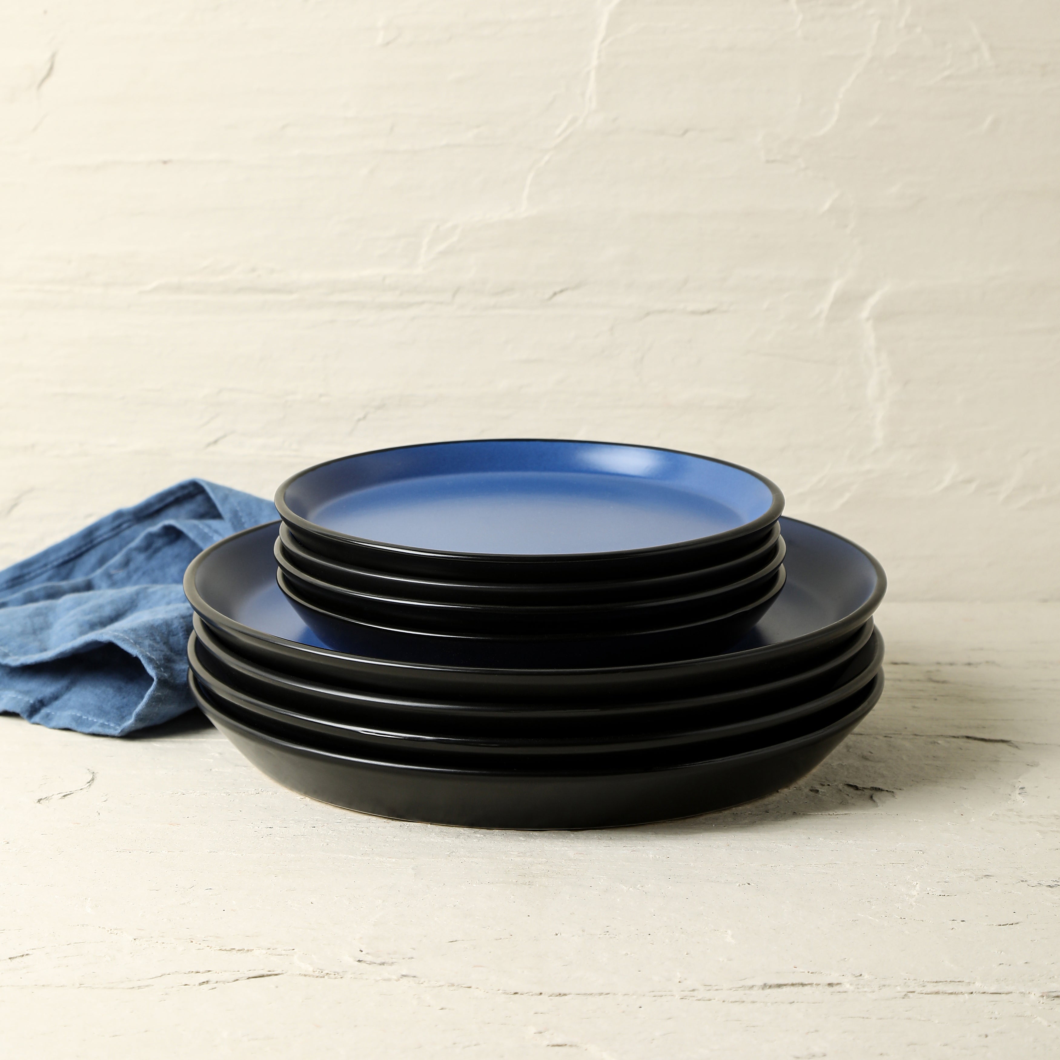 Monxra Stoneware Dinnerware Set with Pasta Bowls - Blue And Black