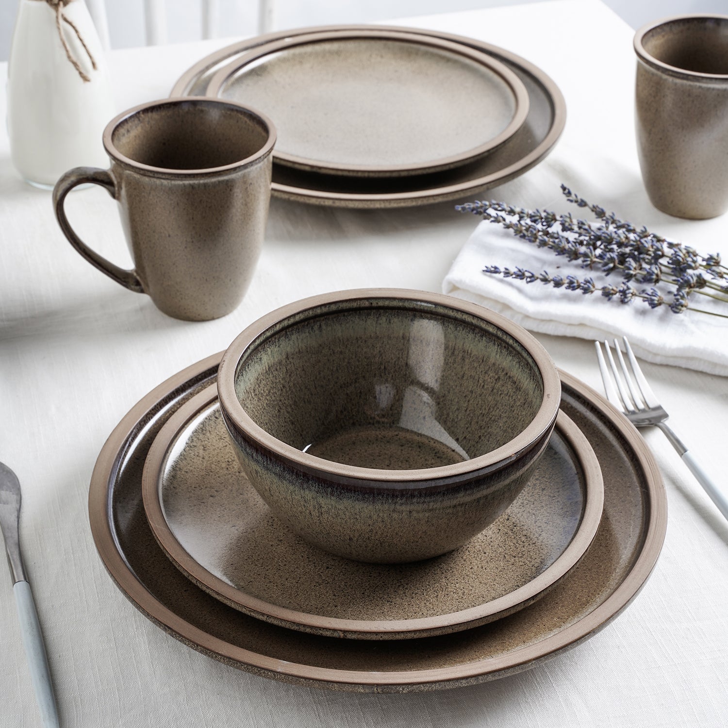 Monxra Stoneware Dinnerware Set - Green And Beige