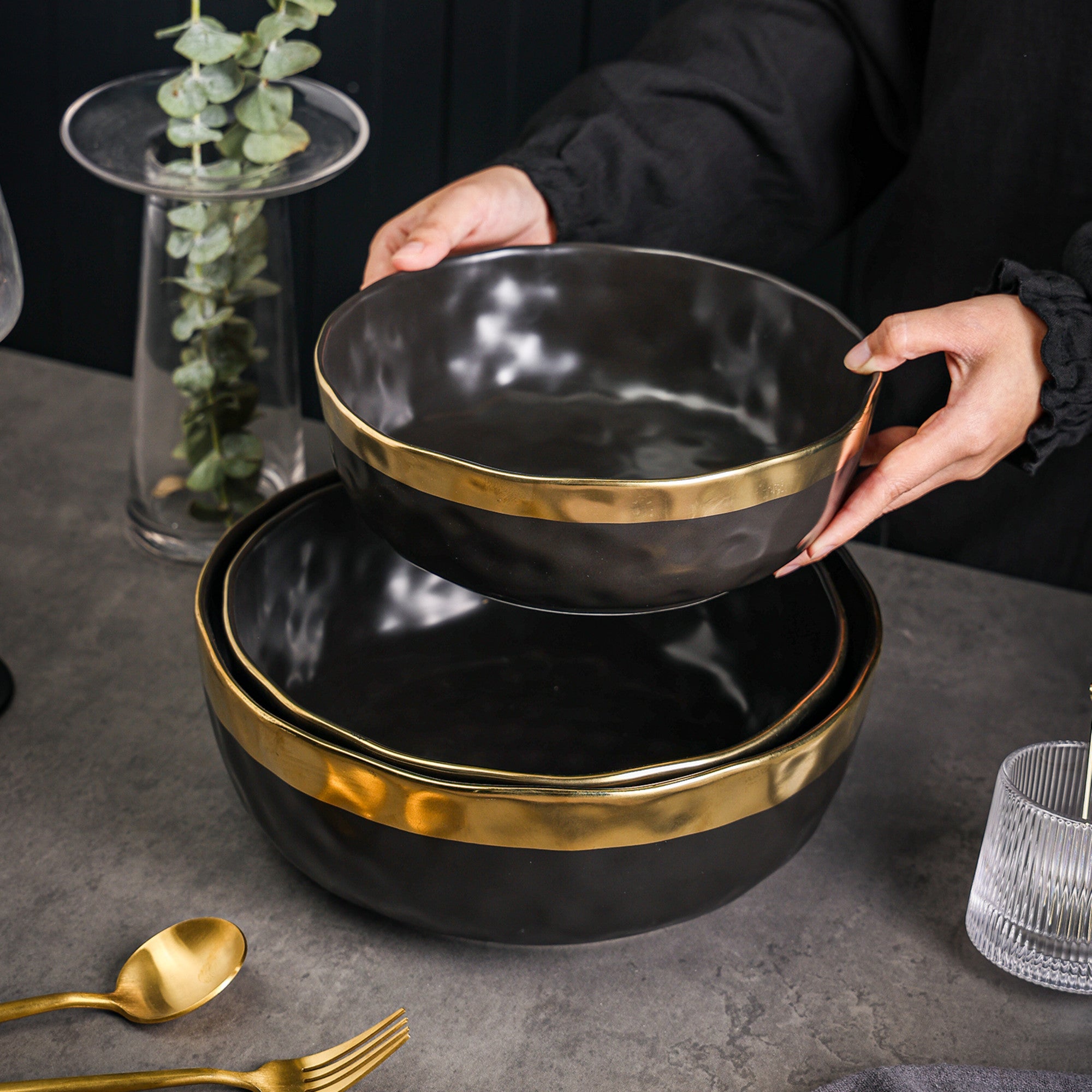 Monxra Porcelain Service Bowl Set - Black