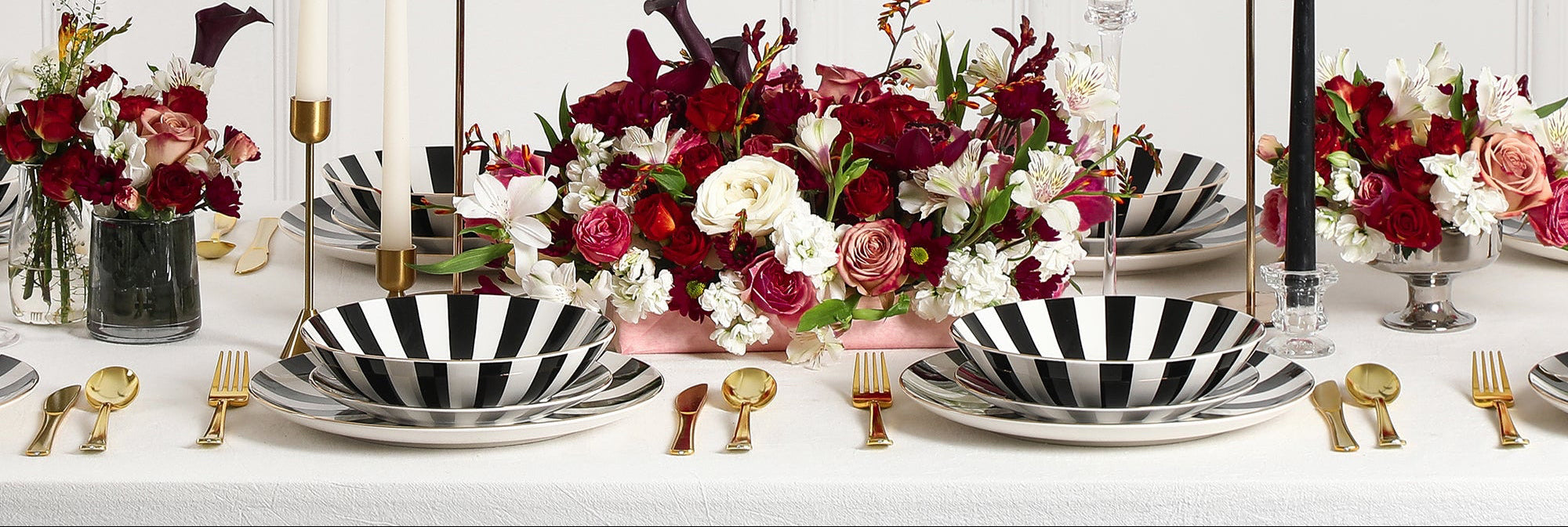 Monxra Porcelain Dinnerware Set - Black and White and Gold