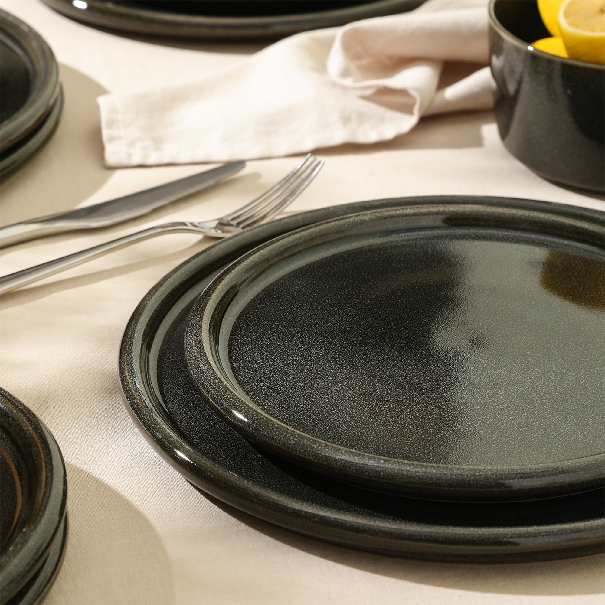 Monxra Stoneware Dinnerware Set - Charcoal Grey