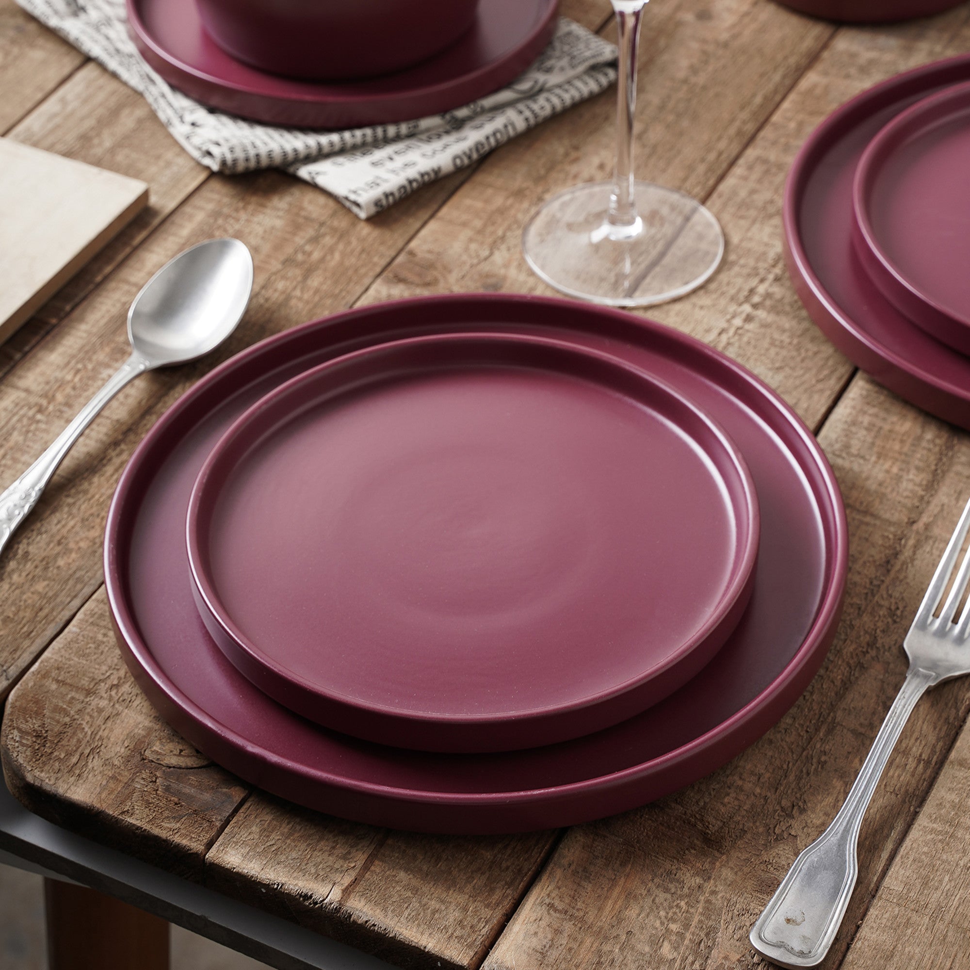 Monxra Stoneware Dinnerware Set - Purple